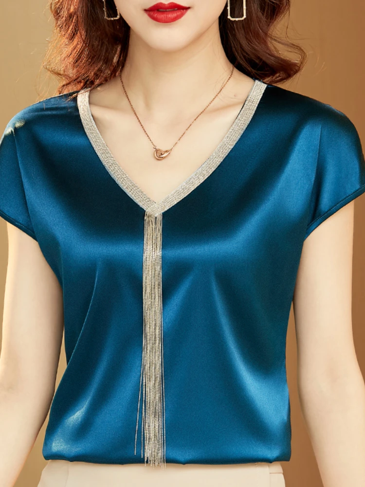 Summer Women's Shirt Satin Blue Blouse for Women Tassel Patchwork Shirt Female Top Batwing Sleeve V-neck Blouse Female Shirts OL
Summer Women's Shirt Satin Blue Blouse for Women Tassel Patchwork Shirt Female Top Batwing Sleeve V-neck Blouse Female Shirts OL