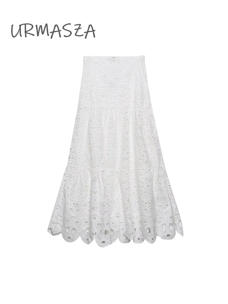 Women 2022 Spring Summer New Chic Fashion Hollow Out Embroidery Skirt Vintage High Waist With Lining Female Skirts
Women 2022 Spring Summer New Chic Fashion Hollow Out Embroidery Skirt Vintage High Waist With Lining Female Skirts