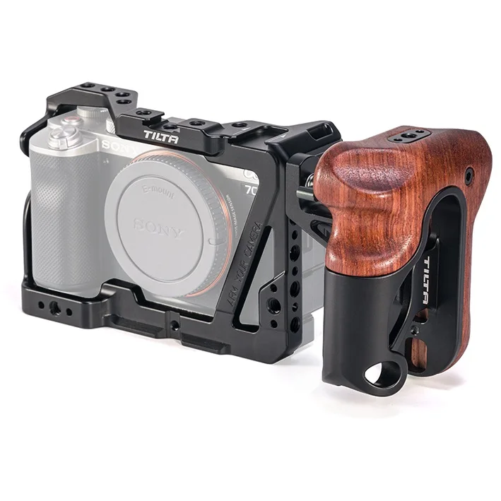 Tiltaing Camera Rig TA-T19-B for a7C - Kit B (Tilta Gray Black) with via Cold Shoe and 1/4 20 Threads and adapter support mount
Tiltaing Camera Rig TA-T19-B for a7C - Kit B (Tilta Gray Black) with via Cold Shoe and 1/4 20 Threads and adapter support mount