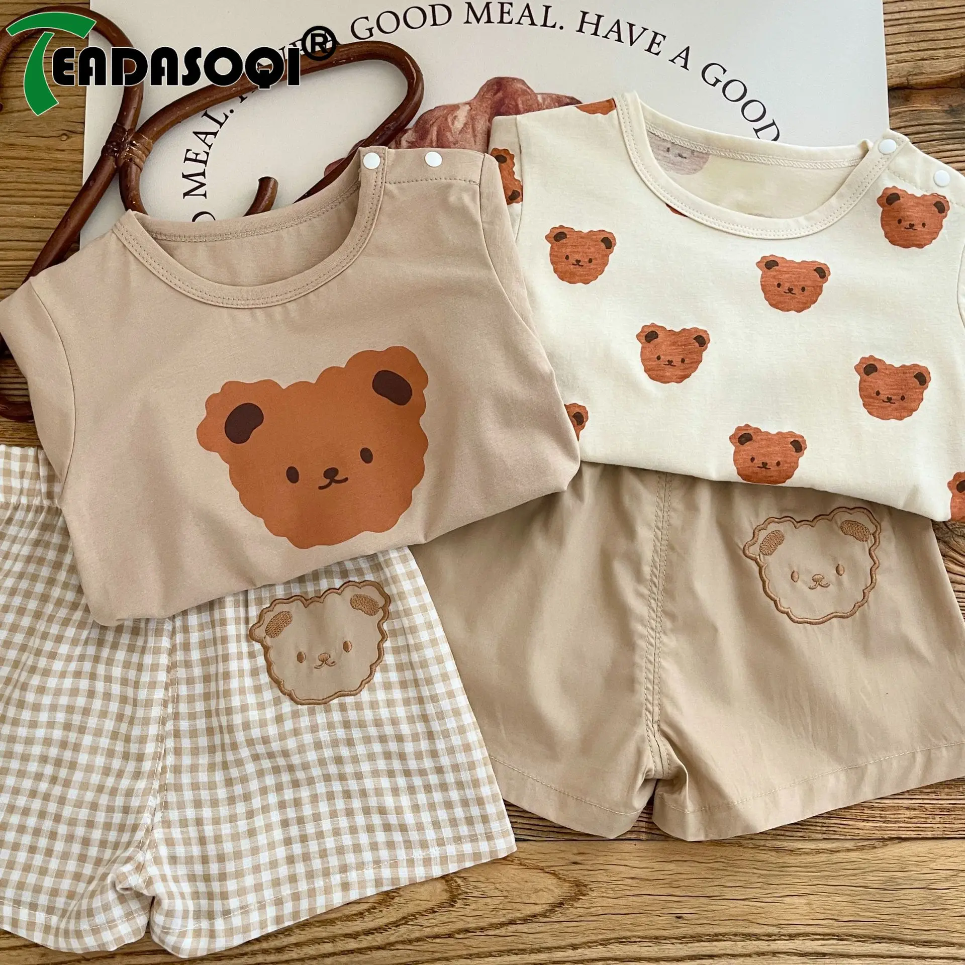 Children 3M-6Y Cute Summer Outfits Infant Toddlers: Short Sleeve Bear Print Tops Tees Embroidered Plaid Shorts for Girls Boys
Children 3M-6Y Cute Summer Outfits Infant Toddlers: Short Sleeve Bear Print Tops Tees Embroidered Plaid Shorts for Girls Boys