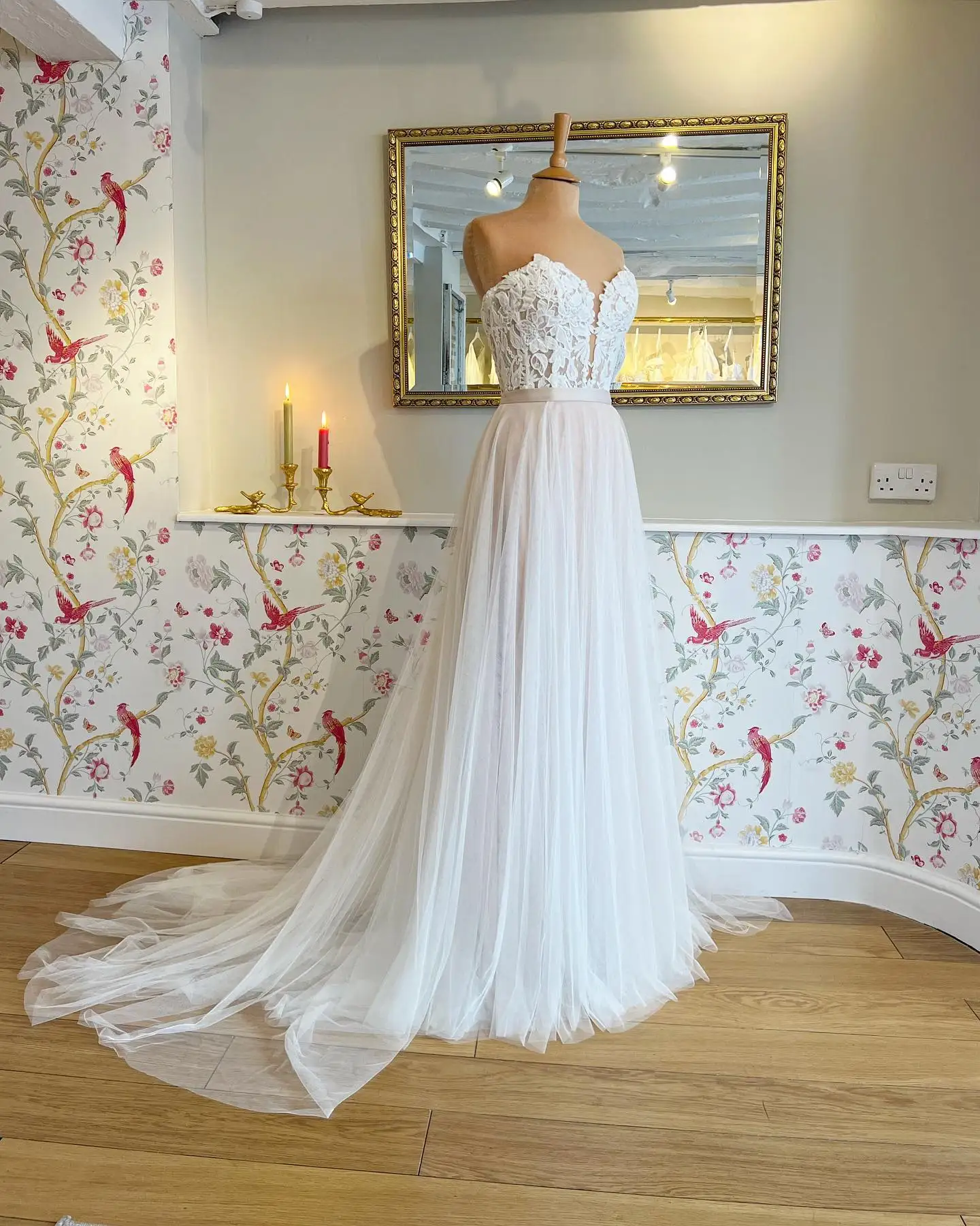 Short Sheath Full Lace Applique Wedding Dresses With Detachable Train Formal Bridal Grown 2023 Rode De Morrie
Short Sheath Full Lace Applique Wedding Dresses With Detachable Train Formal Bridal Grown 2023 Rode De Morrie