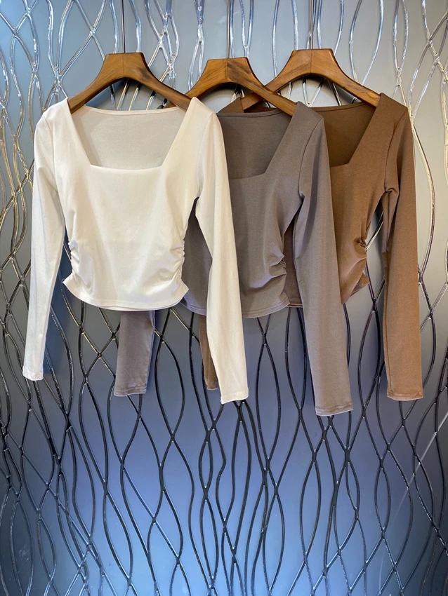 '2022 new women's fashion long sleeves sexy casual solid colour square collar cropped side ruffled top 1004
'2022 new women's fashion long sleeves sexy casual solid colour square collar cropped side ruffled top 1004