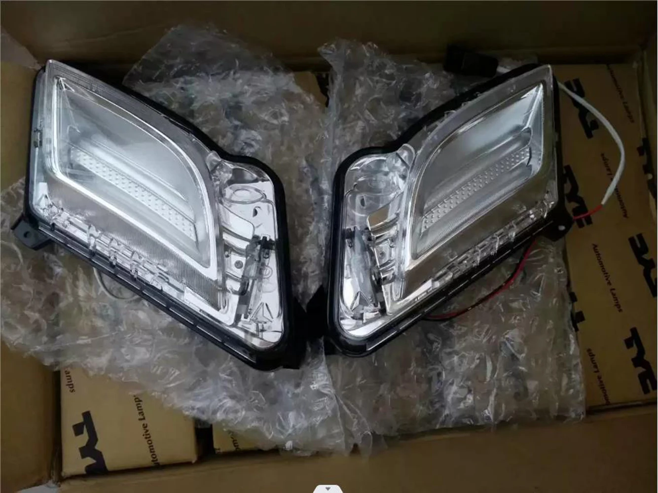 For Volvo xc60 s60 08-13 Car Front bumper light Front fog lamp foglight DRL Daytime Running Light
For Volvo xc60 s60 08-13 Car Front bumper light Front fog lamp foglight DRL Daytime Running Light