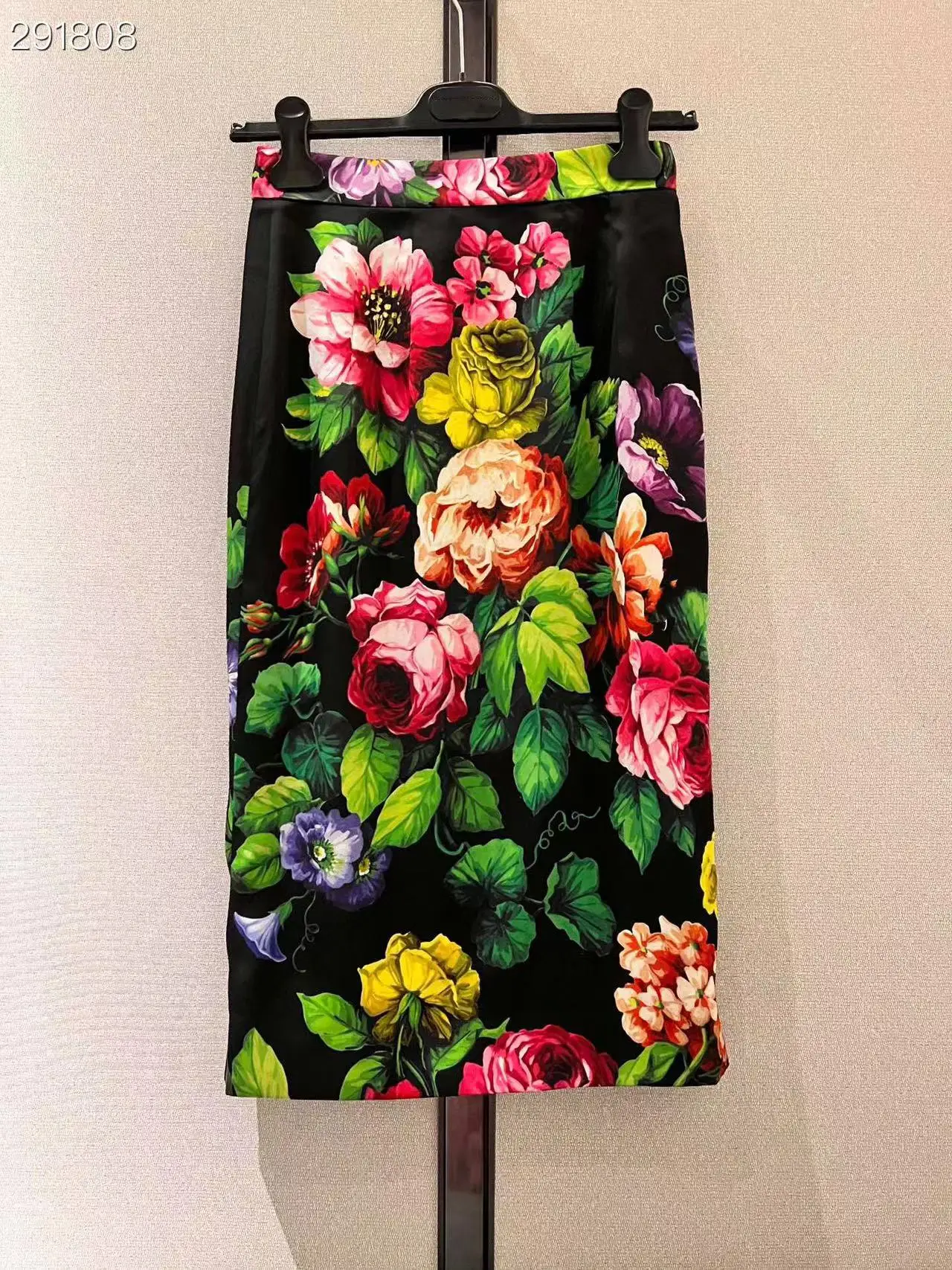 Runway Fashion Women Midi Skirt 2022 Summer Flowers Print Slim Ladies Casual Hot Sale Vacation Silk Skirt
Runway Fashion Women Midi Skirt 2022 Summer Flowers Print Slim Ladies Casual Hot Sale Vacation Silk Skirt