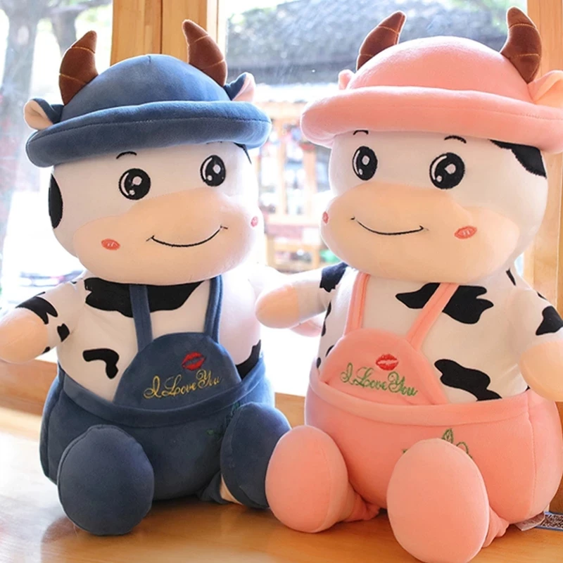 50/80cm Cartoon Cute Cow With Overalls Hat Plush Toys Stuffed Soft Lovely Animals Peluche Dolls For Kids Birthday Gift
50/80cm Cartoon Cute Cow With Overalls Hat Plush Toys Stuffed Soft Lovely Animals Peluche Dolls For Kids Birthday Gift