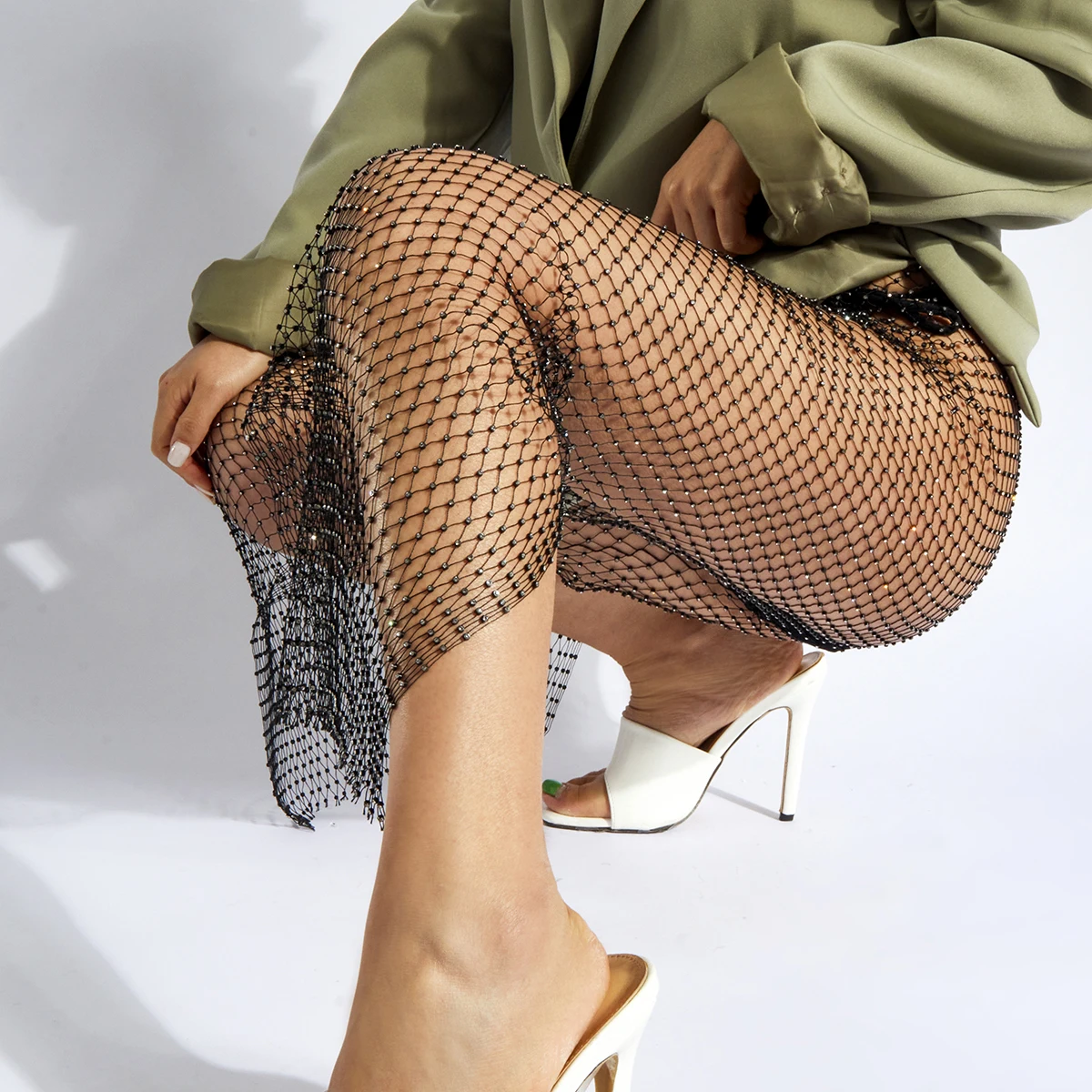 Lacteo Sexy Shiny Crystal Rhinestones Fishnet Pants Leg Chain for Women Fashion Hollow Out Mesh Body Chain Jewelry Wholesale
Lacteo Sexy Shiny Crystal Rhinestones Fishnet Pants Leg Chain for Women Fashion Hollow Out Mesh Body Chain Jewelry Wholesale