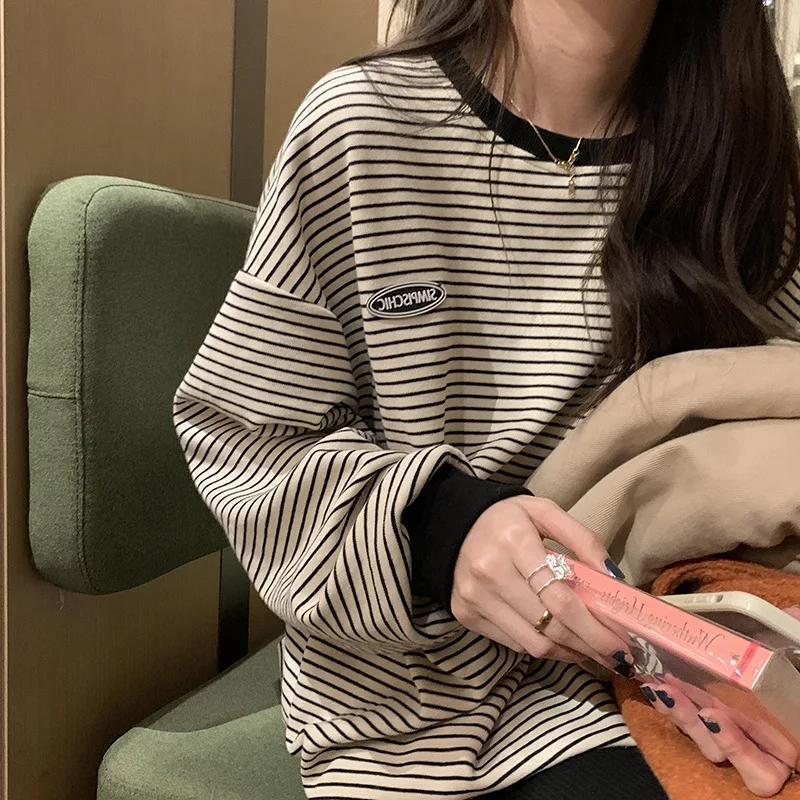Autumn&Winter Almighty T-Shirts For Women Casual Long Sleeve Striped Patchwork O-Neck Femme Tees Top Korean Fashion Woman TShirt
Autumn&Winter Almighty T-Shirts For Women Casual Long Sleeve Striped Patchwork O-Neck Femme Tees Top Korean Fashion Woman TShirt