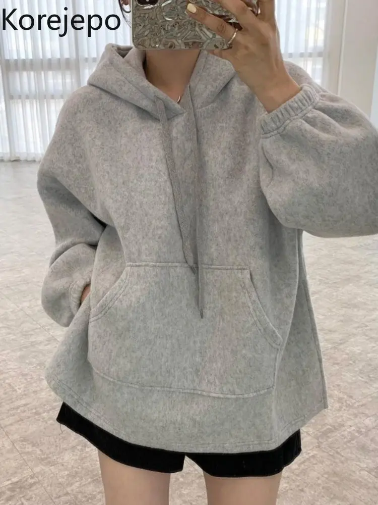 Korejepo Kangaroo Pocket Sweatershirt Women Autumn Winter Loose Plush Hooded Solid Top 2022 New Korean Chic Sweatershirts
Korejepo Kangaroo Pocket Sweatershirt Women Autumn Winter Loose Plush Hooded Solid Top 2022 New Korean Chic Sweatershirts