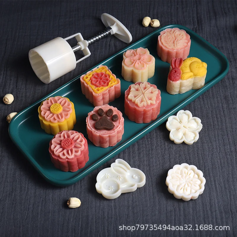 Moon cake mold: hand pressed production model, printed with ice skin, mung bean cake heart, household cartoon non stick moon
Moon cake mold: hand pressed production model, printed with ice skin, mung bean cake heart, household cartoon non stick moon