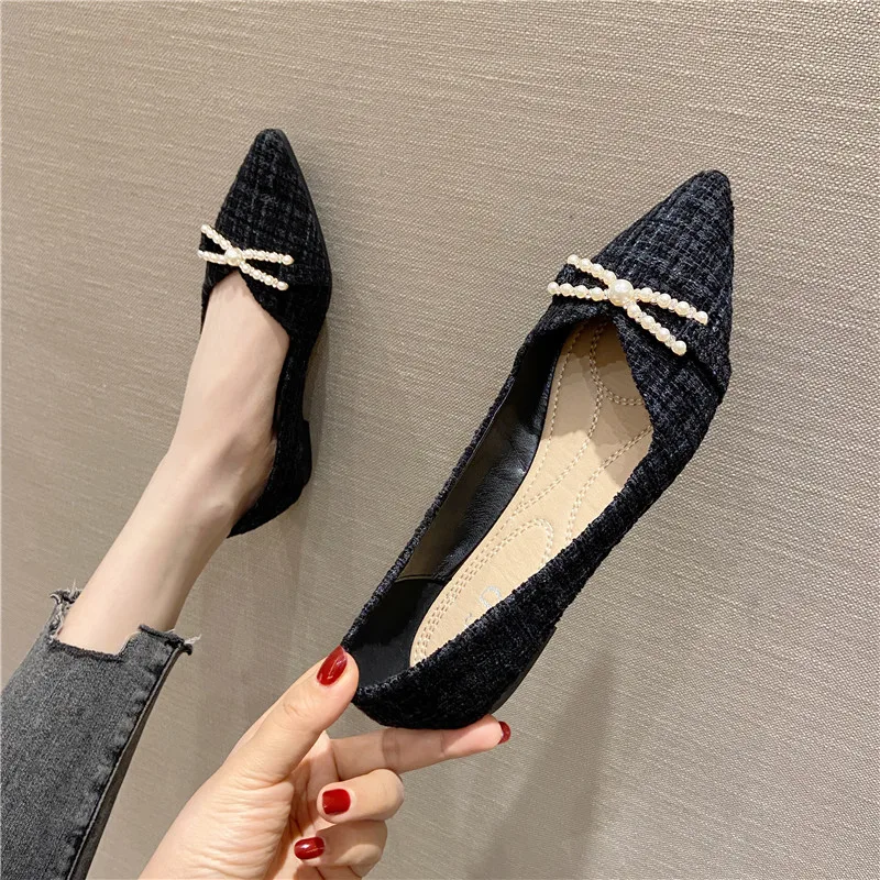 Women Flats Pointed Toe Solid Color Large Size 43 44 45 46 Pearls 2022 Spring New Casual Loafers Flat Shoes Zapatillas Mujer
Women Flats Pointed Toe Solid Color Large Size 43 44 45 46 Pearls 2022 Spring New Casual Loafers Flat Shoes Zapatillas Mujer