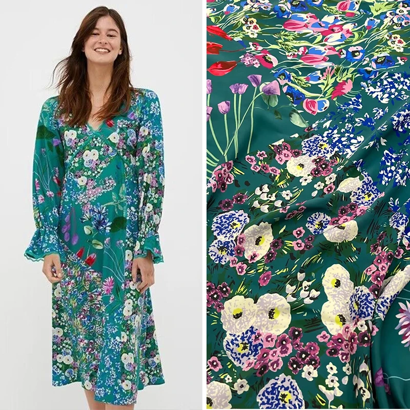 European and American brands' new blue bottomed plant flower women's clothing high customized digital printed fabric
European and American brands' new blue bottomed plant flower women's clothing high customized digital printed fabric