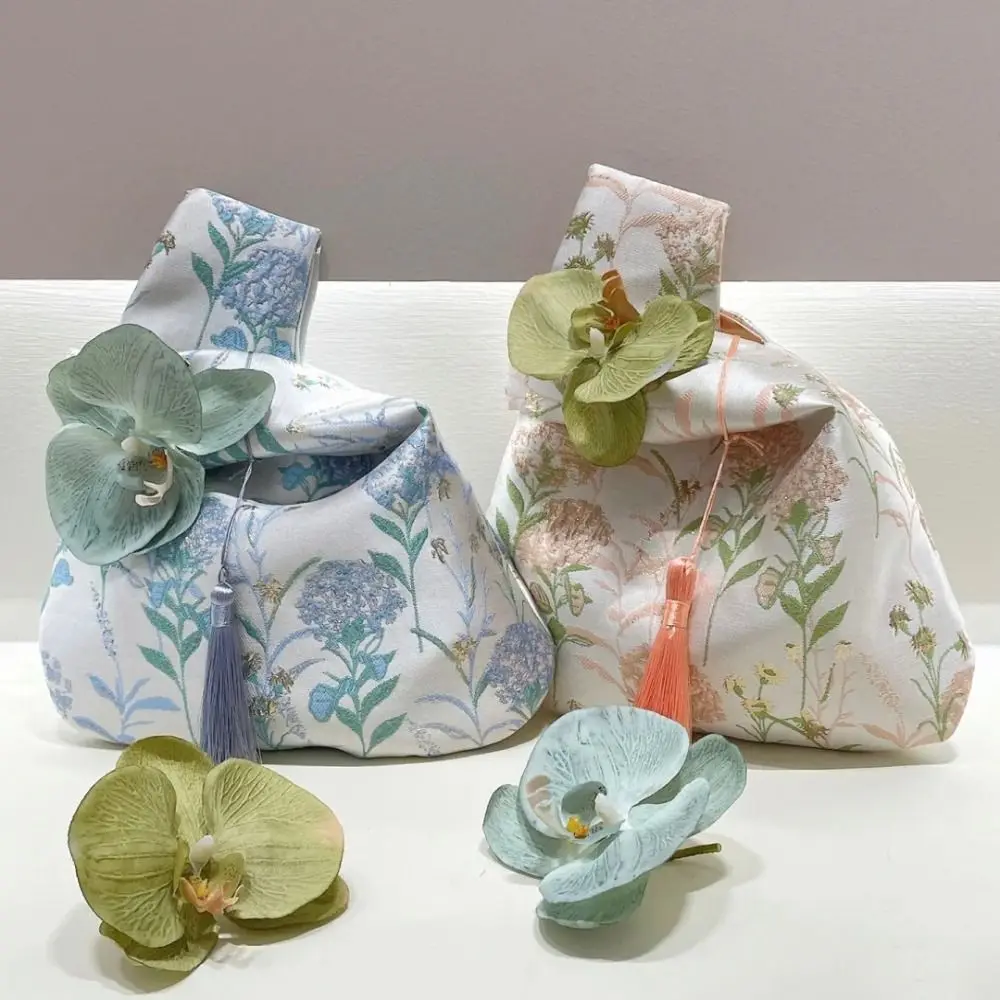 Bags Temperament Lunch Bag New Chinese Style Handbag Tassel Knot Wrist Bag Cheongsam Accessories Small Item Pouch
Bags Temperament Lunch Bag New Chinese Style Handbag Tassel Knot Wrist Bag Cheongsam Accessories Small Item Pouch