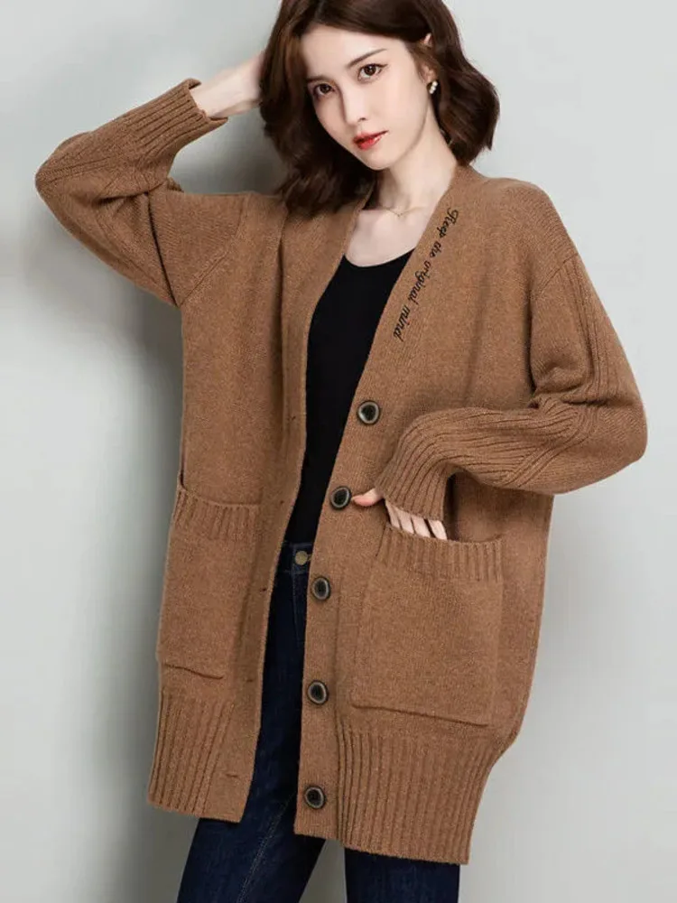 Sweaters Women Fashion Knitting Cardigans Casual V-Neck Long Sleeve All-match Solid Color Clothes Single Breasted Korean
Sweaters Women Fashion Knitting Cardigans Casual V-Neck Long Sleeve All-match Solid Color Clothes Single Breasted Korean