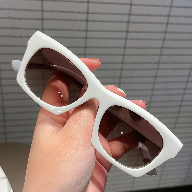 Women Sunglasses Vintage Cat Eye Glasses Luxury Rectangle Sunglasses Female Shades Ladies Eyewear Gafas De Sol Para Hombre UV400
Women Sunglasses Vintage Cat Eye Glasses Luxury Rectangle Sunglasses Female Shades Ladies Eyewear Gafas De Sol Para Hombre UV400