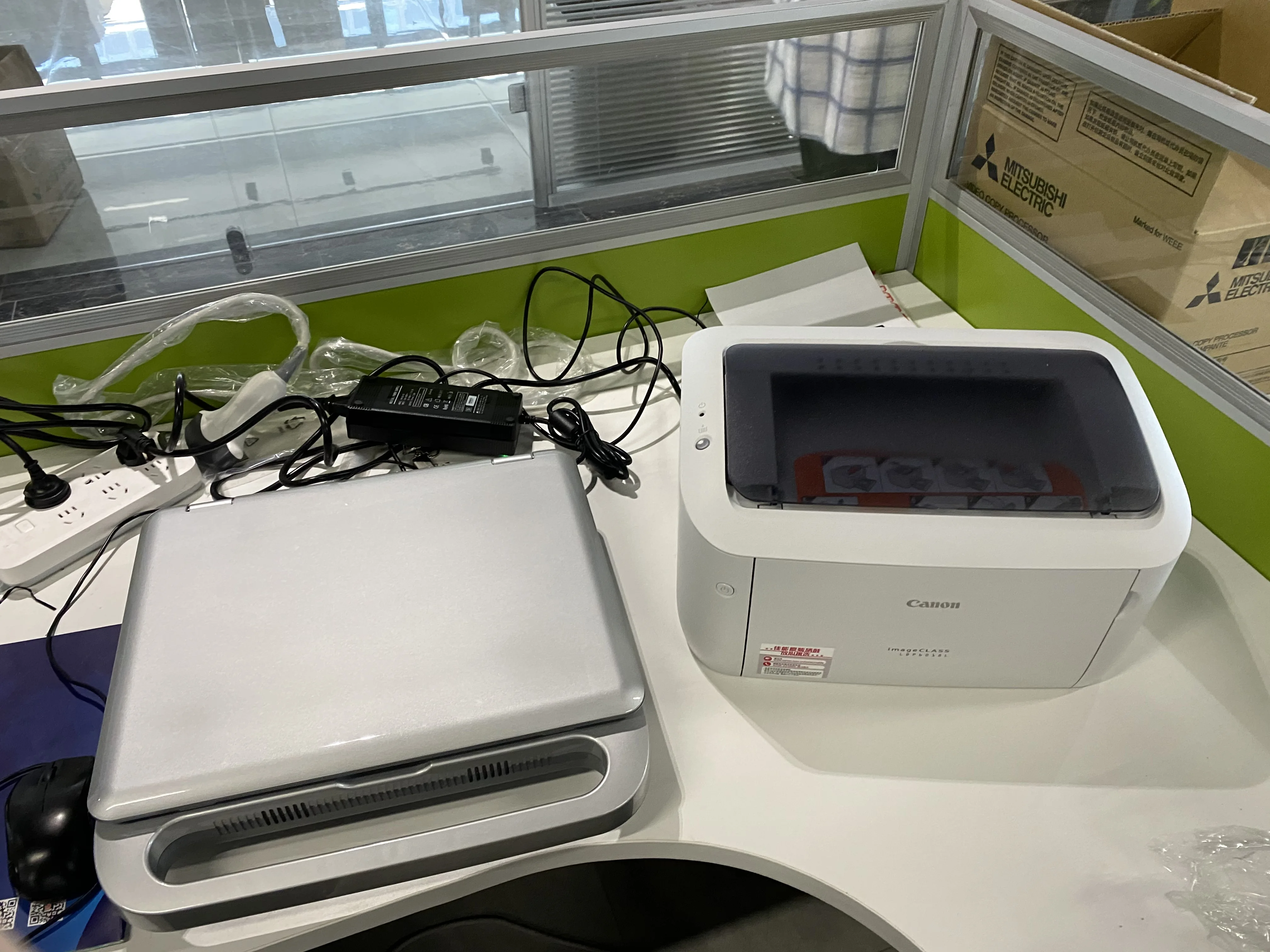 SUN-800D Black and White Ultrasound Scanning Portable Ultrasound Inspection Machine + Printer
SUN-800D Black and White Ultrasound Scanning Portable Ultrasound Inspection Machine + Printer