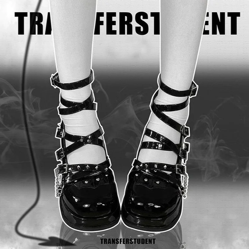 2022 Spring Autumn Lolita Cosplay Soft Sister Mary Jane Loafers Love Fashion Sequin Metal Decoration Punk Style Gothic Shoes
2022 Spring Autumn Lolita Cosplay Soft Sister Mary Jane Loafers Love Fashion Sequin Metal Decoration Punk Style Gothic Shoes