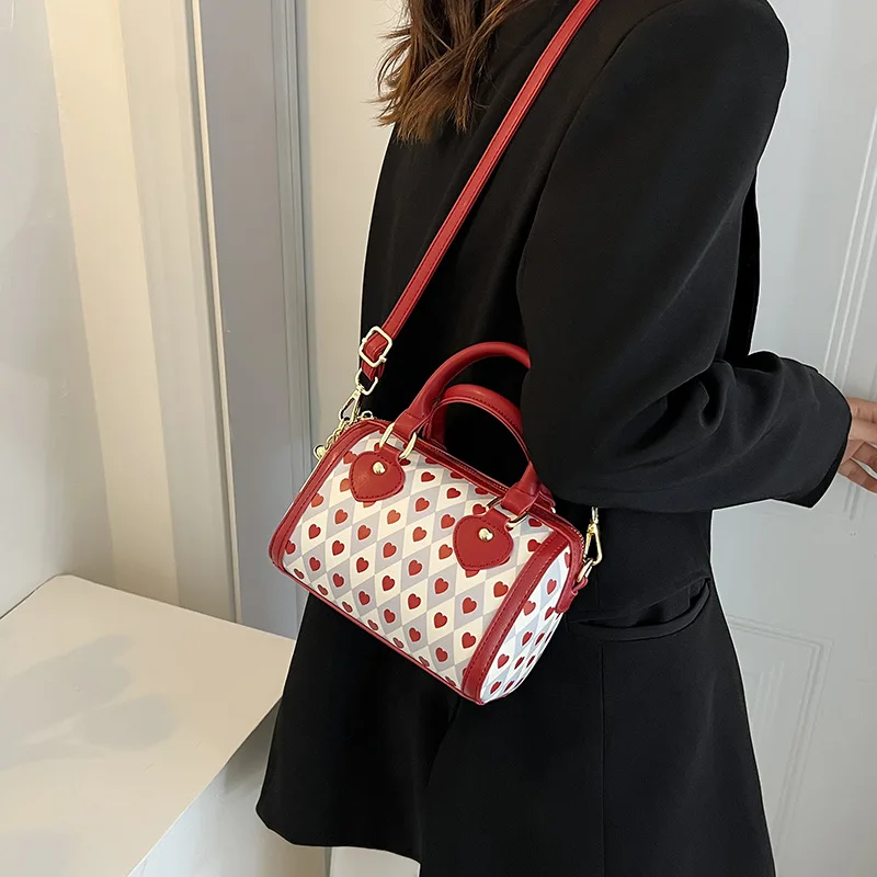 Red Heart Women's Hand Pillow Bag Fashion Ladies Love Small Shoulder Messenger Bags Retro Design Female Clutch Purse Handbags
Red Heart Women's Hand Pillow Bag Fashion Ladies Love Small Shoulder Messenger Bags Retro Design Female Clutch Purse Handbags