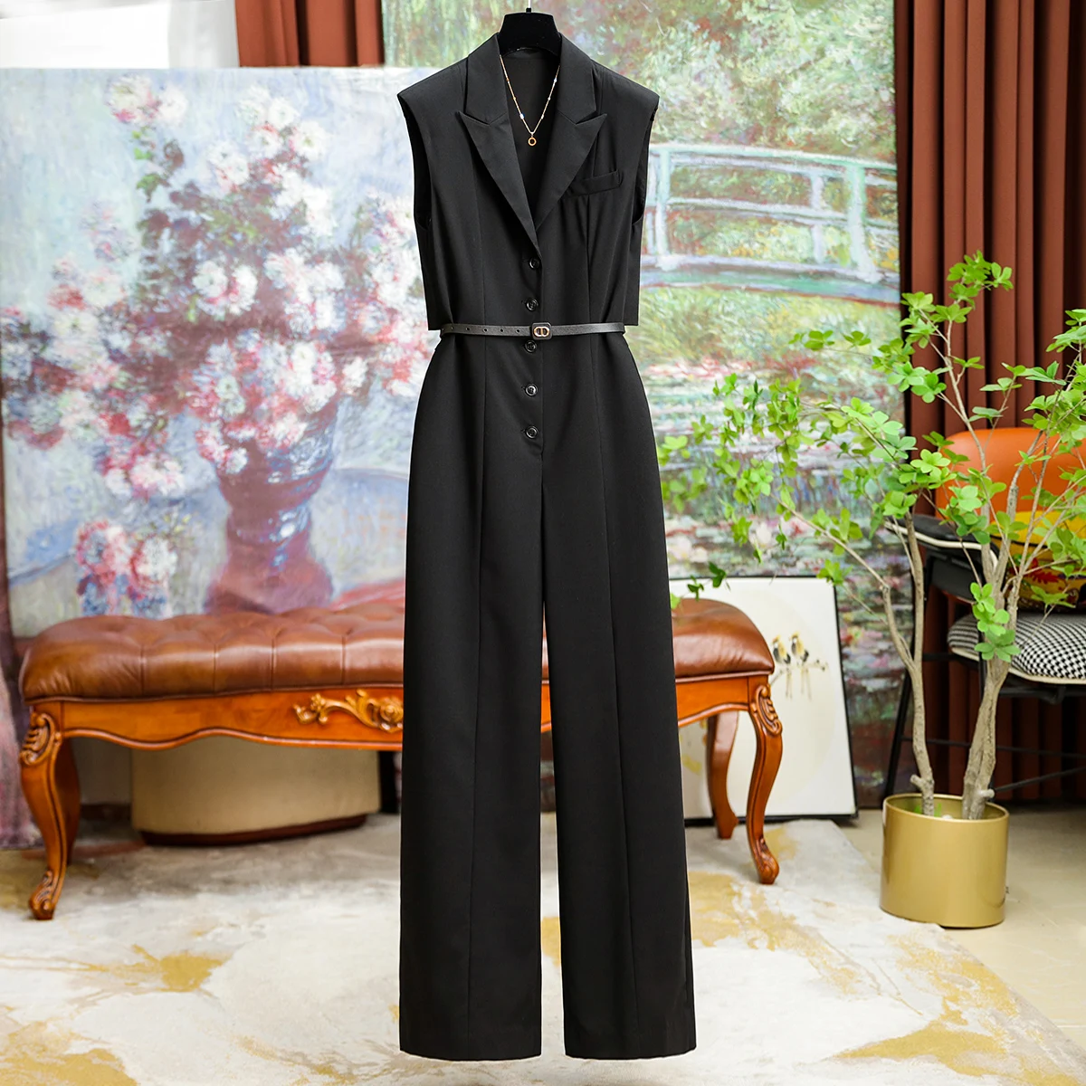 Женский комбинезон с завышенной талией, на весну/лето 
Женский комбинезон с завышенной талией, на весну/лето