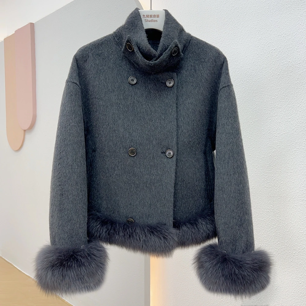 Женское Короткое шерстяное пальто, кашемировое пальто с длинным рукавом и манжетами из натурального Лисьего меха, зима 2023 
Женское Короткое шерстяное пальто, кашемировое пальто с длинным рукавом и манжетами из натурального Лисьего меха, зима 2023