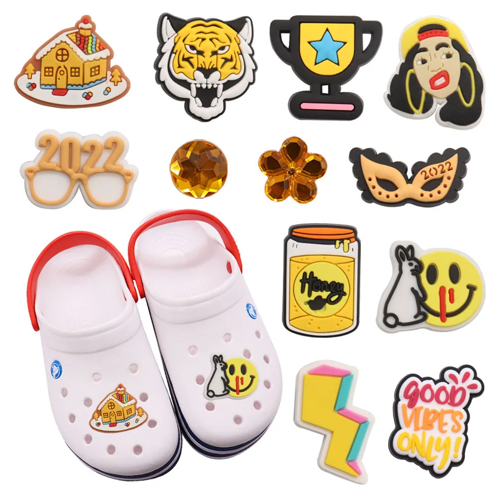 New Arrival 1-12Pcs PVC Gingerbread House Honey Shoes Accessories 2022 Garden Shoe Decorations Fit Kids Croc Jibz Holiday Gift
New Arrival 1-12Pcs PVC Gingerbread House Honey Shoes Accessories 2022 Garden Shoe Decorations Fit Kids Croc Jibz Holiday Gift