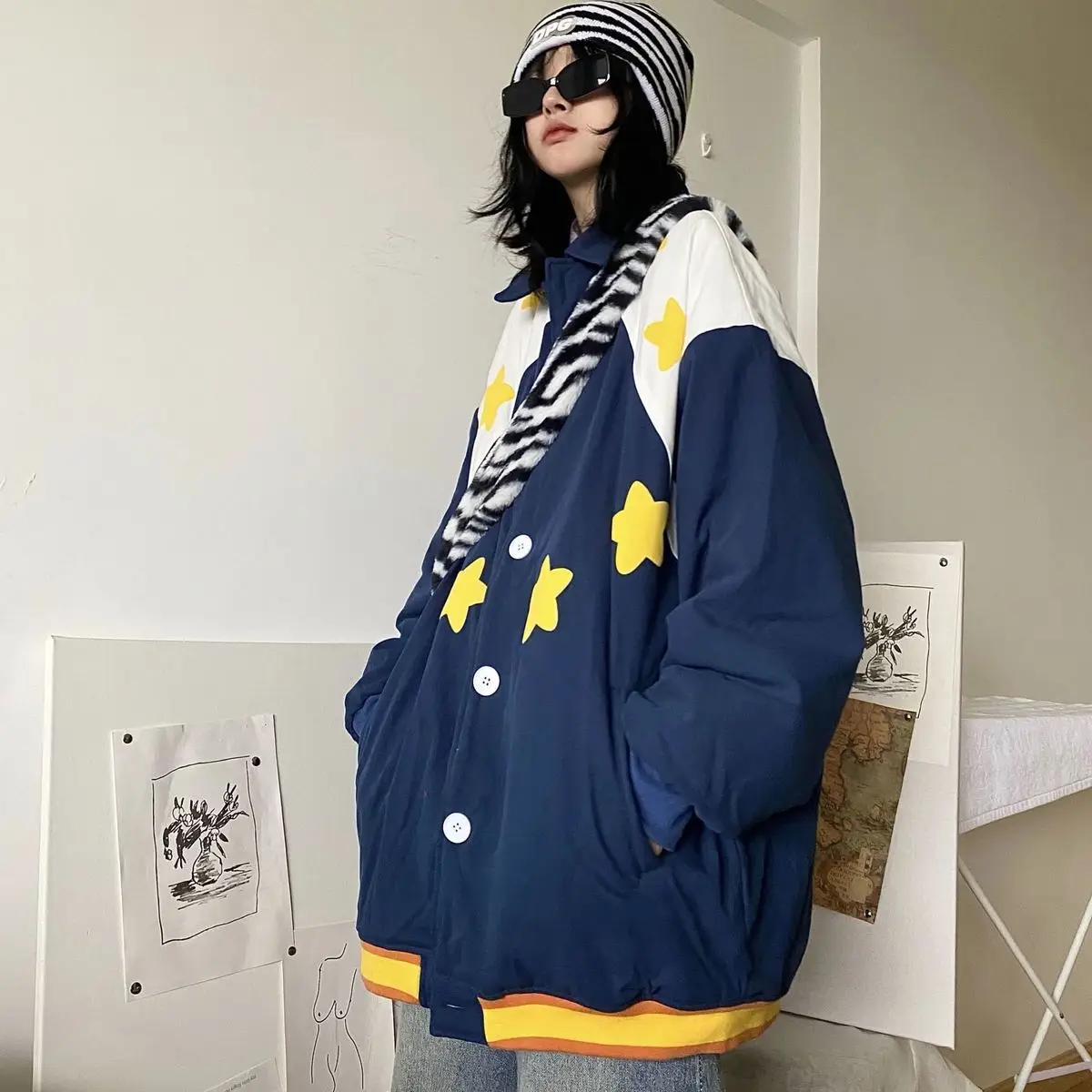 Harajuku Thick Bomber Jacket Women Star Print Vintage Contrast Color Padded Coat Autumn Loose Wadded Jackets Streetwear 2022 New
Harajuku Thick Bomber Jacket Women Star Print Vintage Contrast Color Padded Coat Autumn Loose Wadded Jackets Streetwear 2022 New