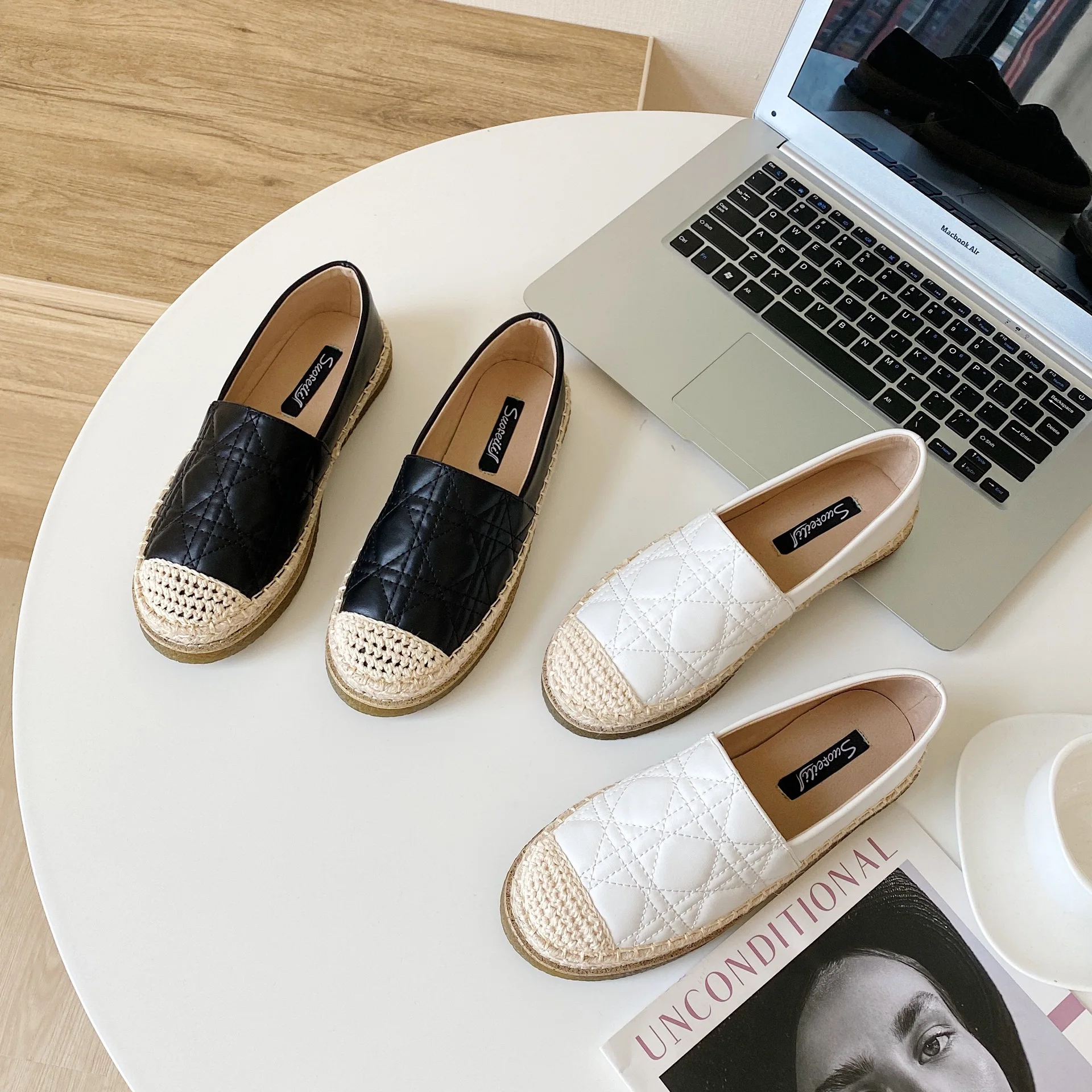 Women's Shoes Platform Casual Female Sneakers Slip-on Mixed Colors Loafers With Fur Flats Round Toe Clogs New Slip On Dress Fish
Women's Shoes Platform Casual Female Sneakers Slip-on Mixed Colors Loafers With Fur Flats Round Toe Clogs New Slip On Dress Fish