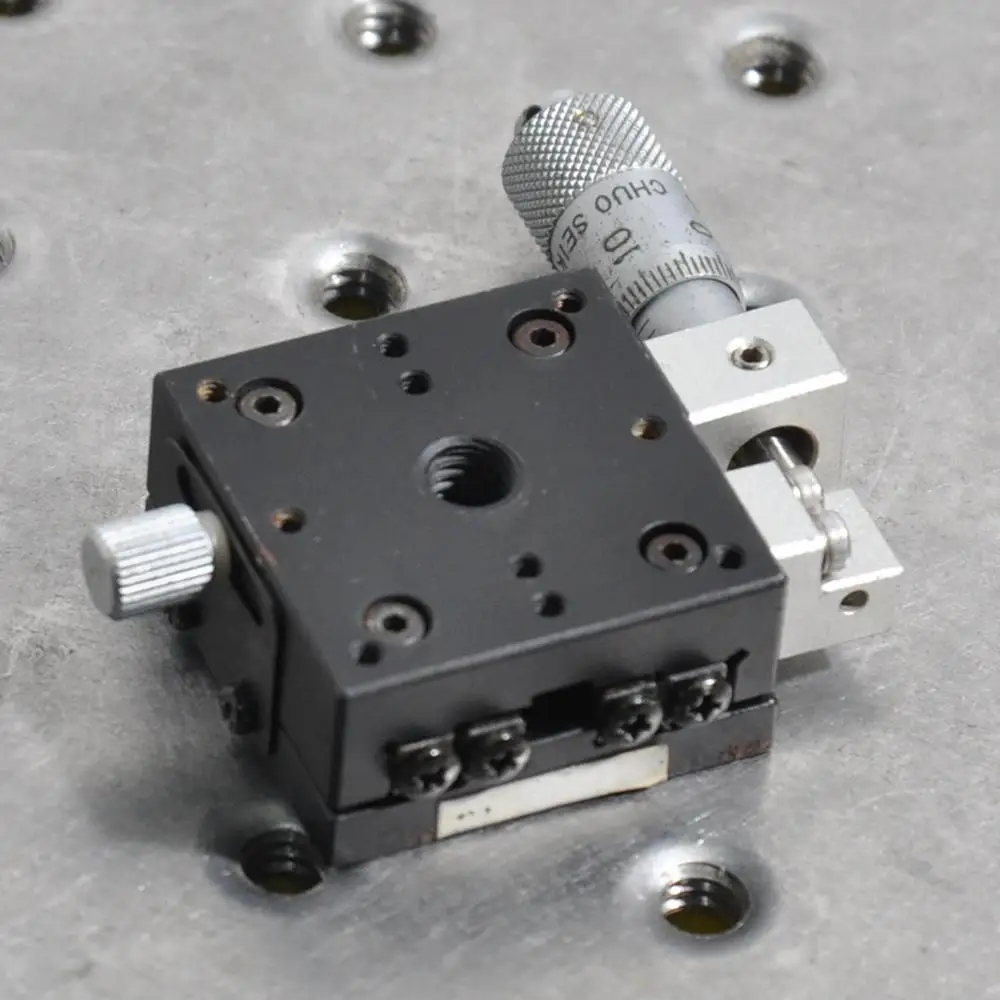 X-axis two-dimensional central precision machine LS-331-S1 manual high-precision displacement slide optical fine-tuning platform 
X-axis two-dimensional central precision machine LS-331-S1 manual high-precision displacement slide optical fine-tuning platform