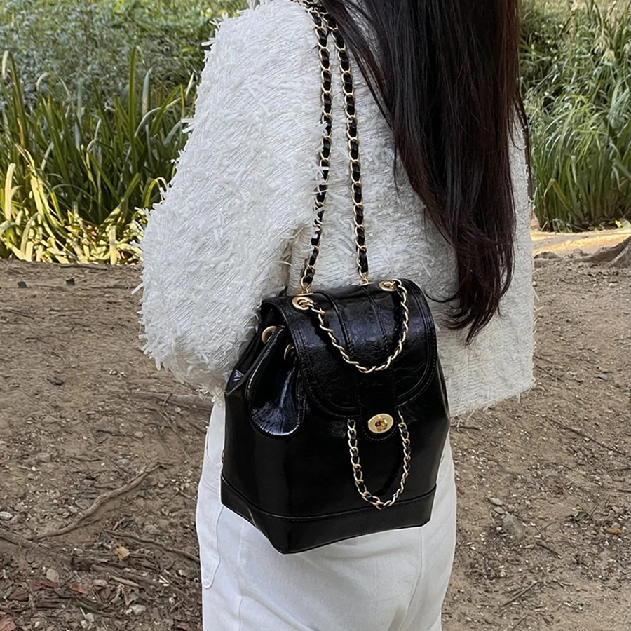 Women Korea Autumn Winter Mini Chains Backpack Female Ins Student Oil Wax Leather Shoulder Bag Travel Bagpack Black Rucksack Sac
Women Korea Autumn Winter Mini Chains Backpack Female Ins Student Oil Wax Leather Shoulder Bag Travel Bagpack Black Rucksack Sac