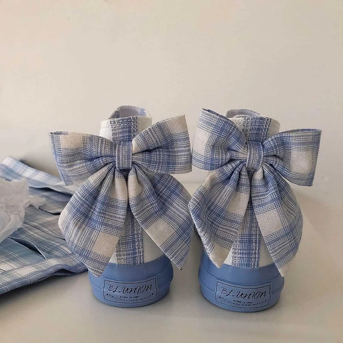 JK Japanese high top canvas shoes Korean version versatile Lolita ins Street Velcro small white shoes board shoes lolita shoes
JK Japanese high top canvas shoes Korean version versatile Lolita ins Street Velcro small white shoes board shoes lolita shoes