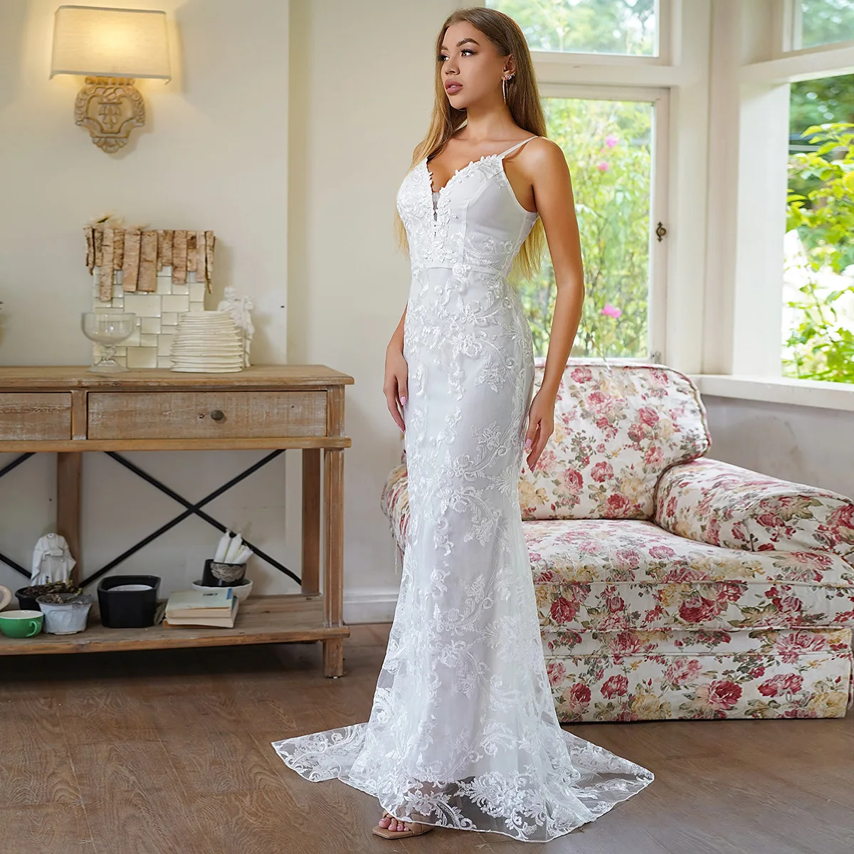 Женское свадебное платье с юбкой годе, белое кружевное платье со шлейфом и аппликацией, с открытой спиной и V-образным вырезом, на бретелях
Женское свадебное платье с юбкой годе, белое кружевное платье со шлейфом и аппликацией, с открытой спиной и V-образным вырезом, на бретелях