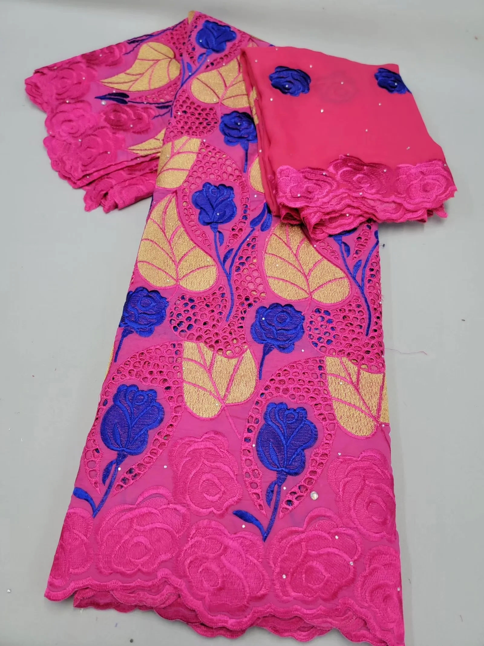 Swiss New Arrival Pure Cotton Soft Punch Lace 5+2 Yards Stones Lace Africa High Quality Dry Brocade Fabric For Evening Dress Sew
Swiss New Arrival Pure Cotton Soft Punch Lace 5+2 Yards Stones Lace Africa High Quality Dry Brocade Fabric For Evening Dress Sew