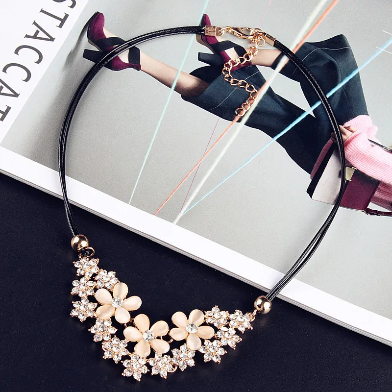 Fashion necklace 
Fashion necklace