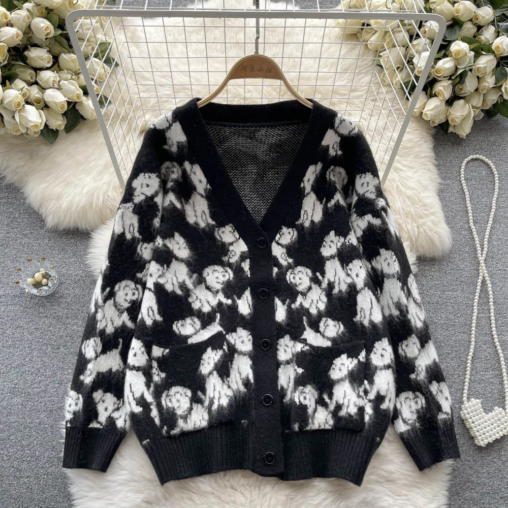 Autumn and Winter New Lazy Wind V-neck Long-sleeved Personalized Print Pattern Casual Soft Sweater
Autumn and Winter New Lazy Wind V-neck Long-sleeved Personalized Print Pattern Casual Soft Sweater