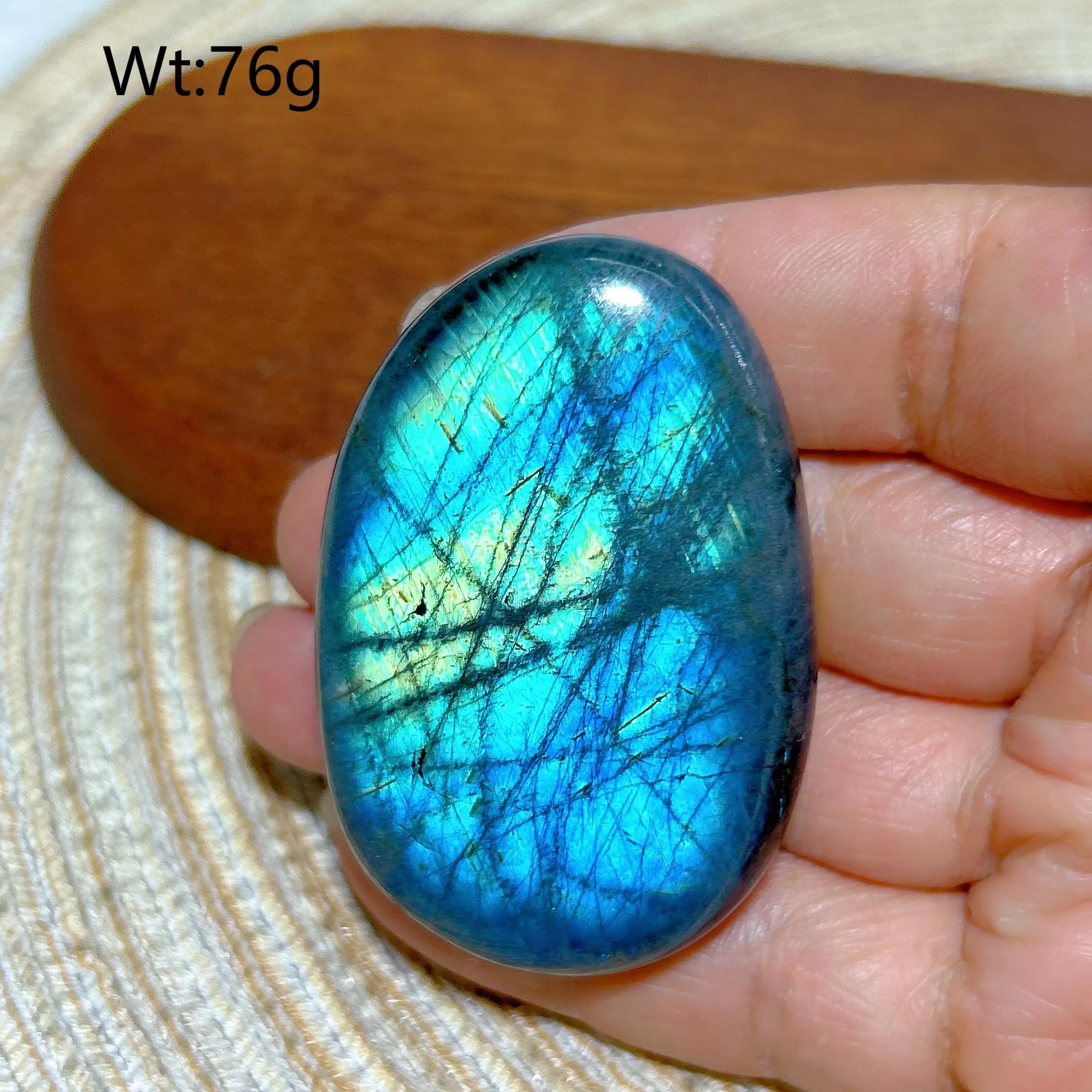 Синий лабрадорит, камень для дома
Синий лабрадорит, камень для дома