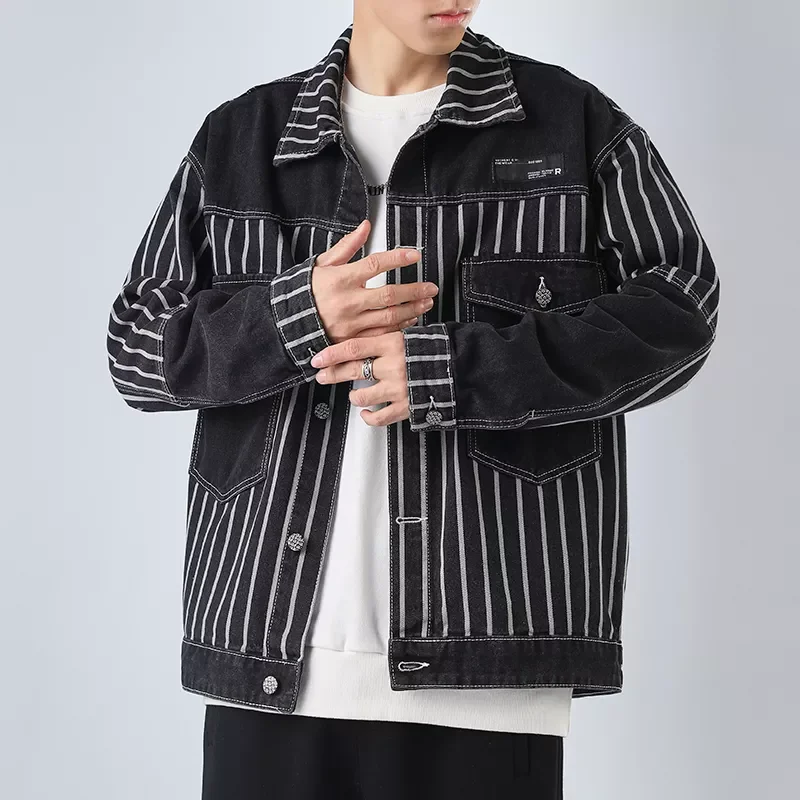 Loose Casual Streetwear Fashion Lapel Stitching Craftsmanship Men's Black Jeans Jacket Korean Quality Striped Print Denim Jacket
Loose Casual Streetwear Fashion Lapel Stitching Craftsmanship Men's Black Jeans Jacket Korean Quality Striped Print Denim Jacket