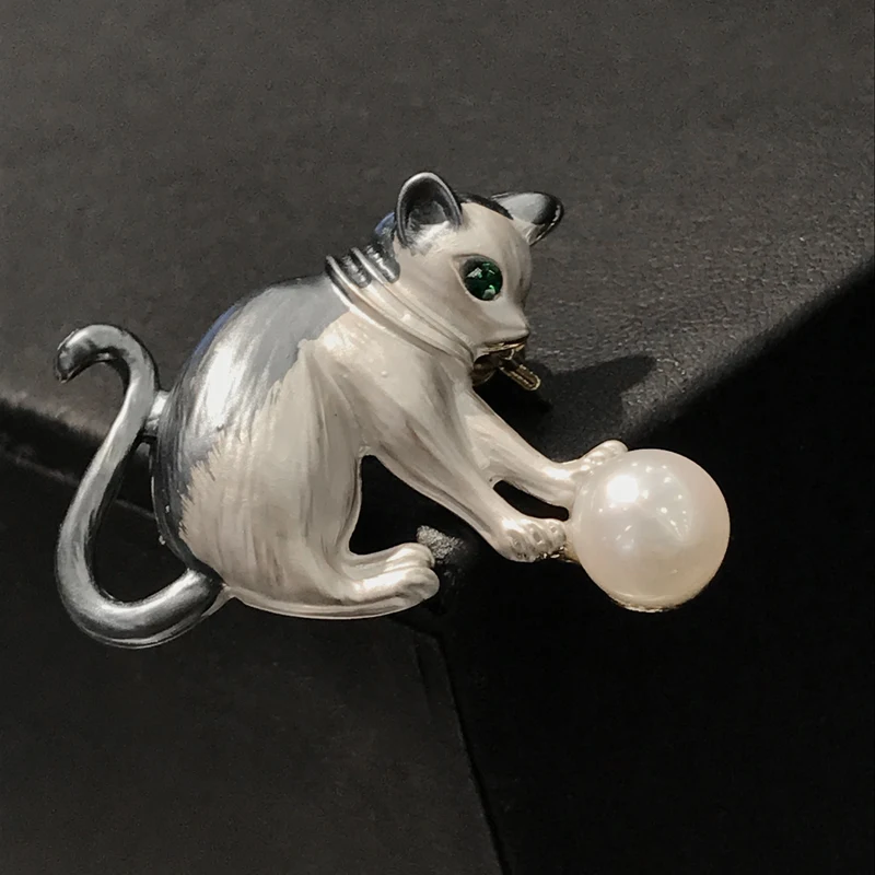 Natural Fresh Water Pearl Brooch Cute Cat Style For Women Girl Gift Female Fashion Jewelry Bag Pin Free Shipping
Natural Fresh Water Pearl Brooch Cute Cat Style For Women Girl Gift Female Fashion Jewelry Bag Pin Free Shipping