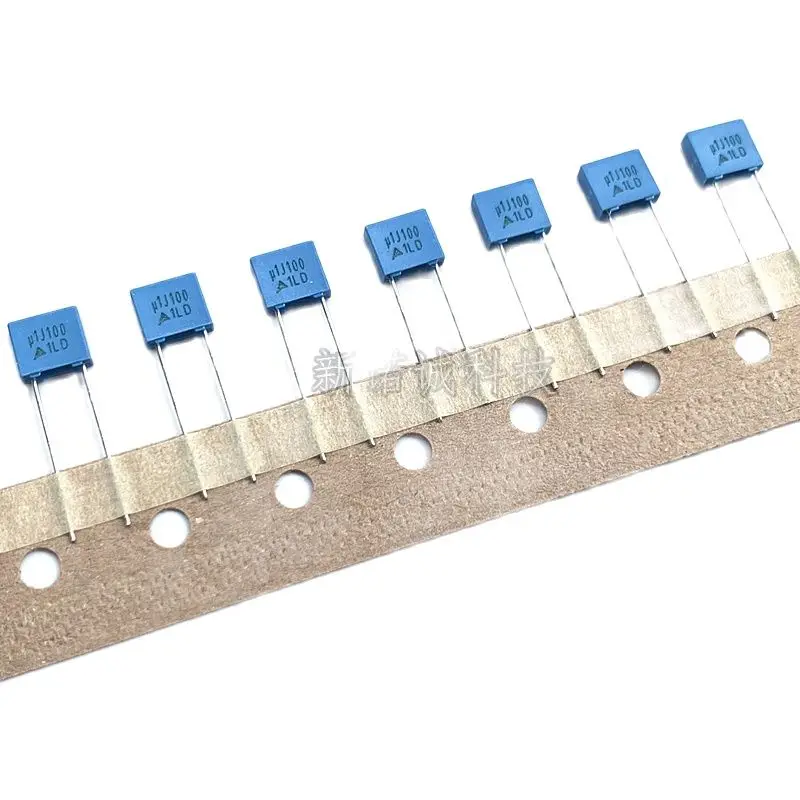 20PCS/ 100V 104 0.1UF 100NF u1J100 correction capacitor foot distance 5-row belt 
20PCS/ 100V 104 0.1UF 100NF u1J100 correction capacitor foot distance 5-row belt