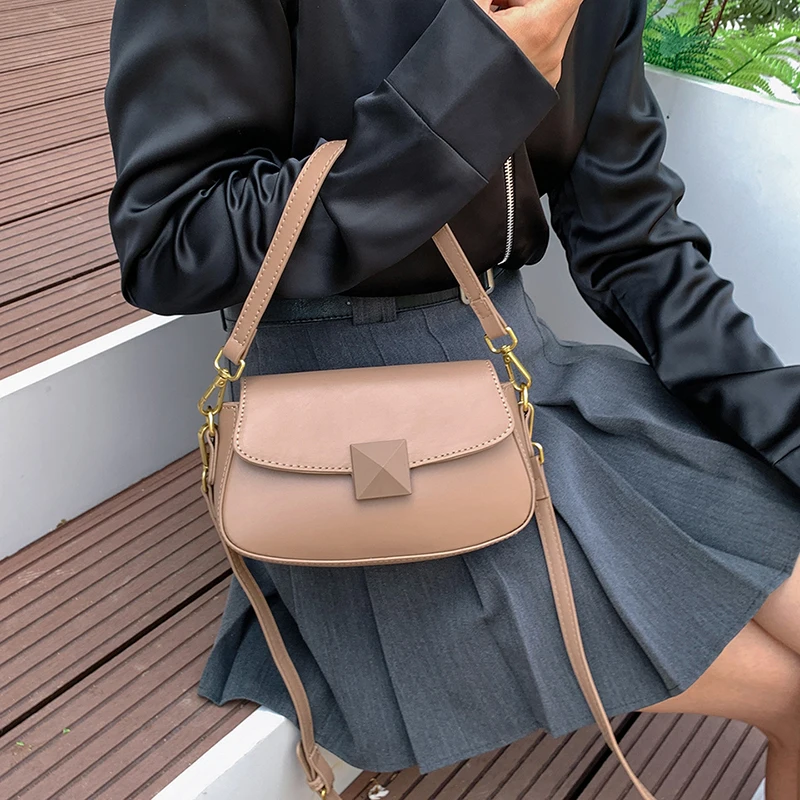 Top Brand Rivet Shoulder Bags for Women Fashion Purses and Handbags Luxury Designer Crossbody Bag Luxury Satchel Cute Armpit Bag
Top Brand Rivet Shoulder Bags for Women Fashion Purses and Handbags Luxury Designer Crossbody Bag Luxury Satchel Cute Armpit Bag