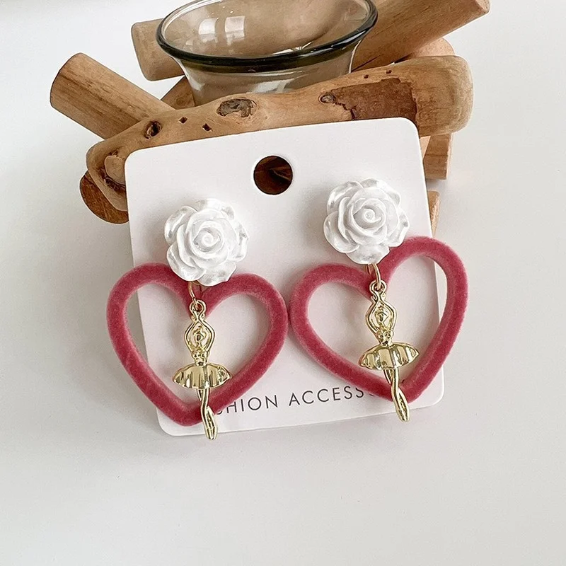VSnow Fantasy Pink Dancer Hollow Velour Love Heart Drop Earring for Women Vintage White Flower Gold Metal Earring Jewellery
VSnow Fantasy Pink Dancer Hollow Velour Love Heart Drop Earring for Women Vintage White Flower Gold Metal Earring Jewellery