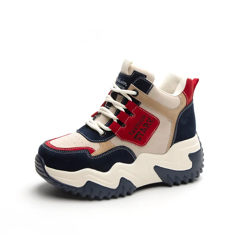 New platform shoes in autumn and winter, high fashion shoes and leisure sports shoes
New platform shoes in autumn and winter, high fashion shoes and leisure sports shoes