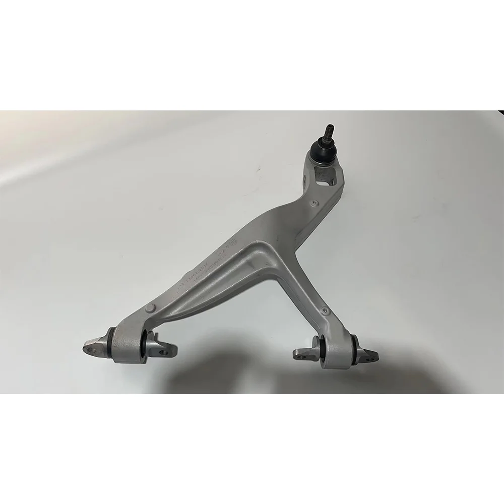 Передний нижний поворотный кронштейн в сборе OE 11B0743CP/11B0744CP для McLaren 650S
Передний нижний поворотный кронштейн в сборе OE 11B0743CP/11B0744CP для McLaren 650S