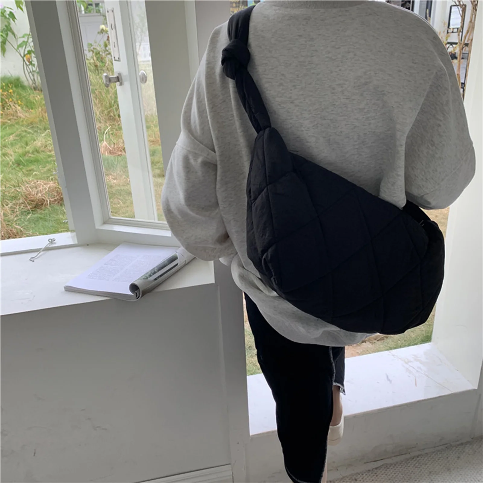 Fashion Solid-Color Handbag Dumpling Bag Portable Multi-Purpose Bag For Women Girl Female
Fashion Solid-Color Handbag Dumpling Bag Portable Multi-Purpose Bag For Women Girl Female
