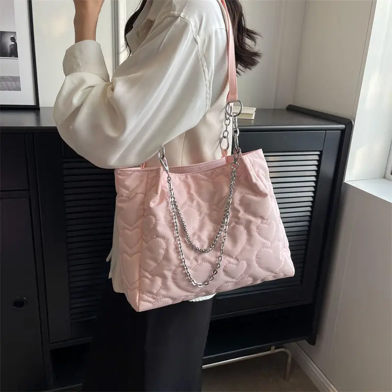 Miracle Kira 2023 Autumn/Winter New Peach Heart Chain Canvas Women's Bag Sweet and Cute Tote Bag Large Capacity Bag Holiday Gift
Miracle Kira 2023 Autumn/Winter New Peach Heart Chain Canvas Women's Bag Sweet and Cute Tote Bag Large Capacity Bag Holiday Gift