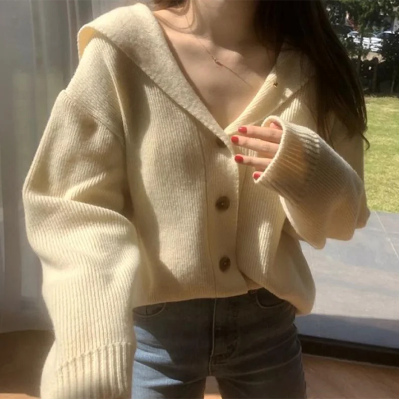 Korean 2021 Casual Knitted Jumpers Solid Sweet Cashmere Cardigans Elegant V-Neck Single Breasted Sweater Women Long Sleeve Loose
Korean 2021 Casual Knitted Jumpers Solid Sweet Cashmere Cardigans Elegant V-Neck Single Breasted Sweater Women Long Sleeve Loose