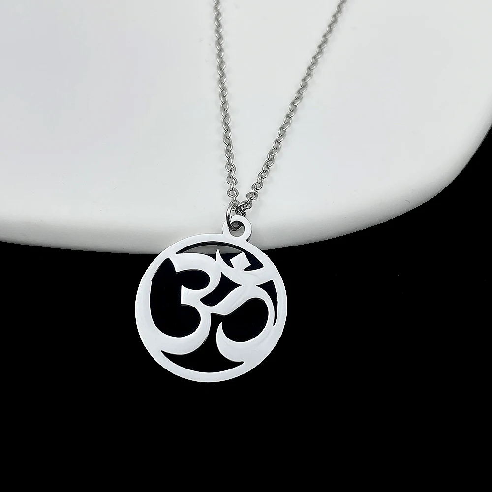 New In Stainless Steel Simple Style Sailors Moon Necklace Hollow Out for Women Men Personality Design Choker Jewelry Accessories
New In Stainless Steel Simple Style Sailors Moon Necklace Hollow Out for Women Men Personality Design Choker Jewelry Accessories