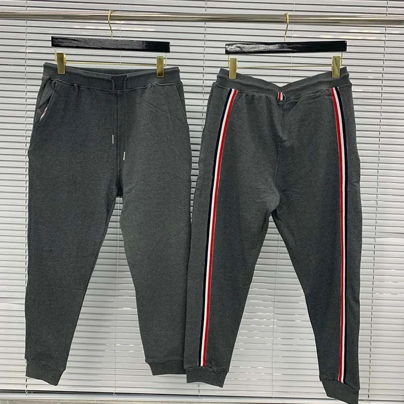 TB THOM Long Pants Grey Fashion Brand Stripes Design Fleece Sweatpants High Quality Autumn Winter Soft Sports Jogging Male Pants
TB THOM Long Pants Grey Fashion Brand Stripes Design Fleece Sweatpants High Quality Autumn Winter Soft Sports Jogging Male Pants
