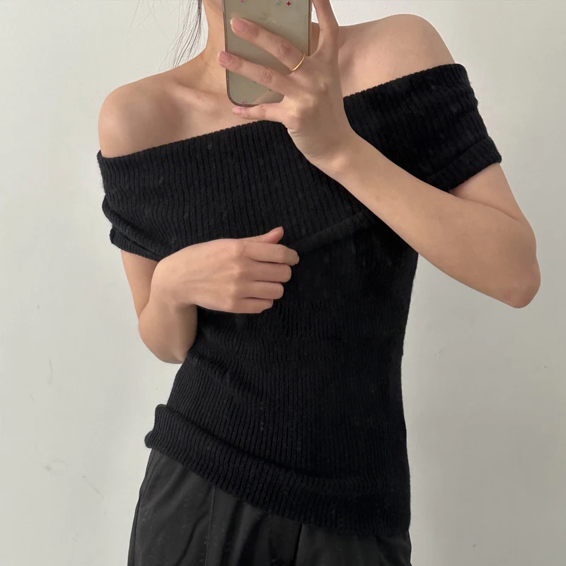 

Spring/Summer 2023 T0tem* Sleeveless Ladies Tops Sexy Off-Shoulder Sweaters Nordic Fashion Pullovers