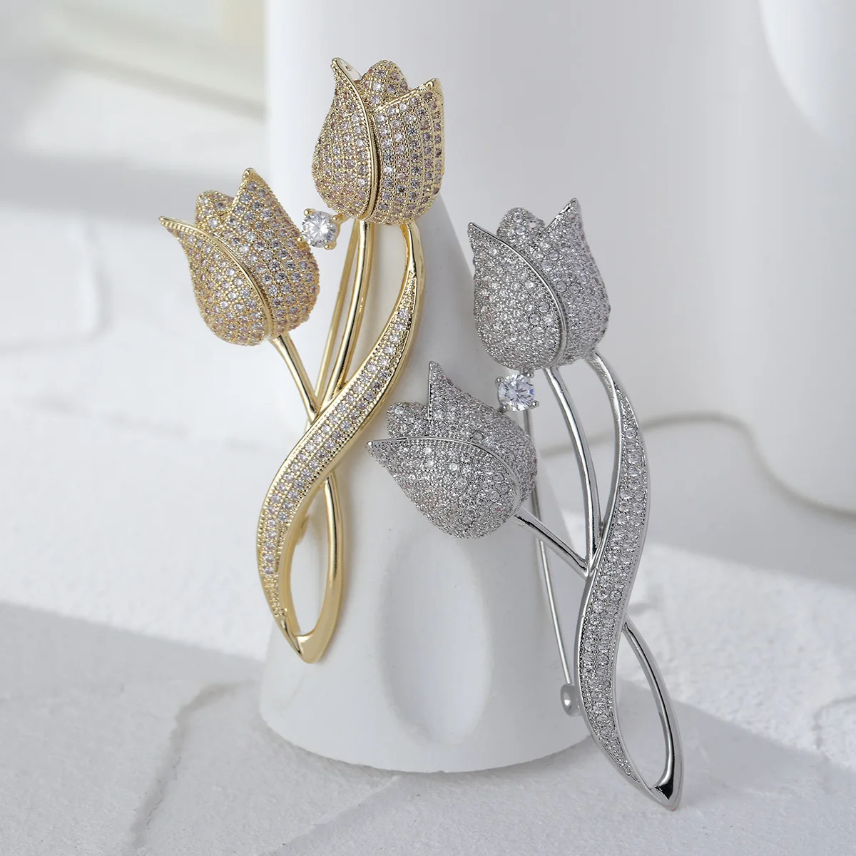 YYSUNNY Classic Tulip Flower Pin Classic Large Brooches for Luxury Women's Clothing High-end Corsage Jewelry Banquet Accessories
YYSUNNY Classic Tulip Flower Pin Classic Large Brooches for Luxury Women's Clothing High-end Corsage Jewelry Banquet Accessories
