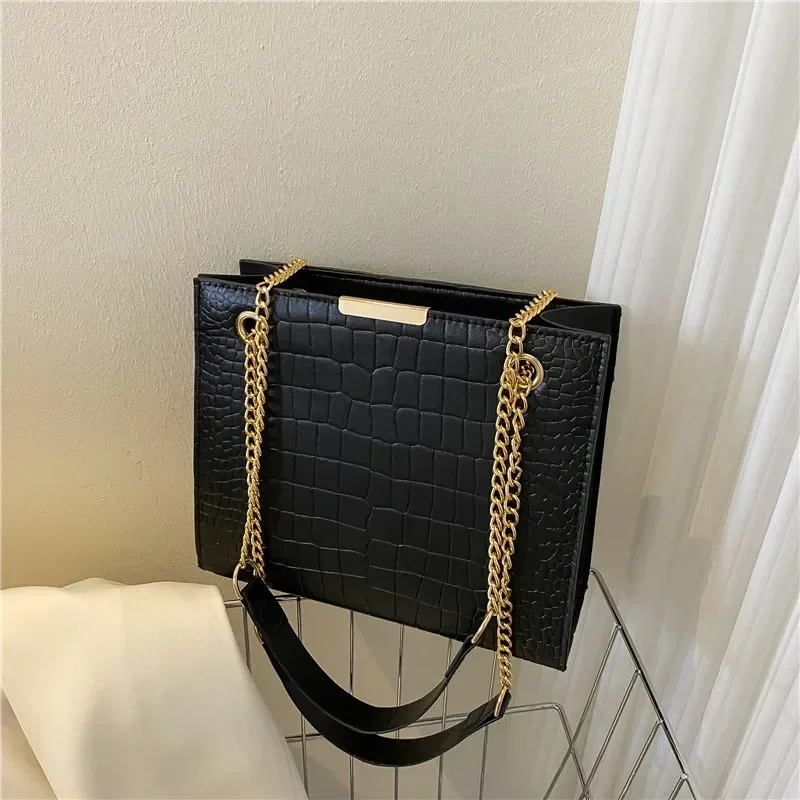 2023 Fashion Luxury Female Crossbody Bags for Women Designer Shoulder Bag Chain Solid Color Messenger Bag Handbags
2023 Fashion Luxury Female Crossbody Bags for Women Designer Shoulder Bag Chain Solid Color Messenger Bag Handbags
