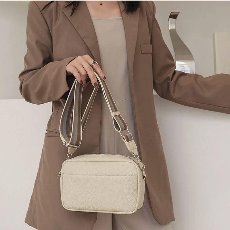 Fashion Women Bag 2022 New Trend Solid Pu Messenger Bags Women's Small Bag Women's Single Shoulder Bag Small Simple Square Bag
Fashion Women Bag 2022 New Trend Solid Pu Messenger Bags Women's Small Bag Women's Single Shoulder Bag Small Simple Square Bag